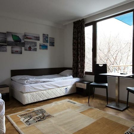 Guest Rooms Old Captain Burgas City Exterior foto